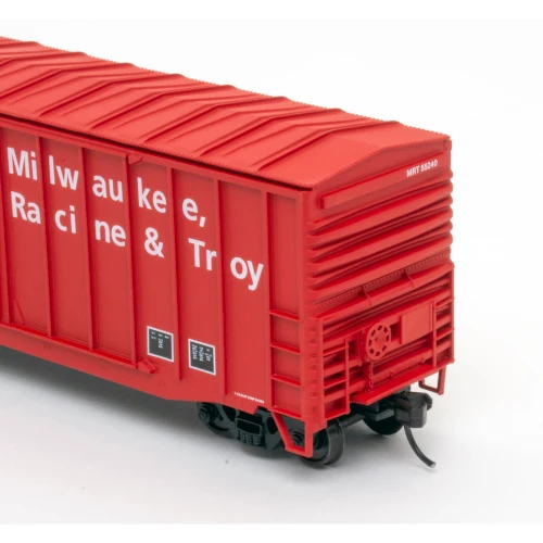 Milwaukee Racine & Troy 50-foot Boxcar with Exterior Posts - Limited Edition 2 Milwaukee Racine & Troy 50-foot Boxcar with Exterior Posts - Limited Edition